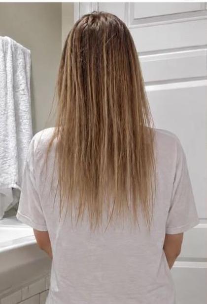 Mandy's thin hair from behind, before